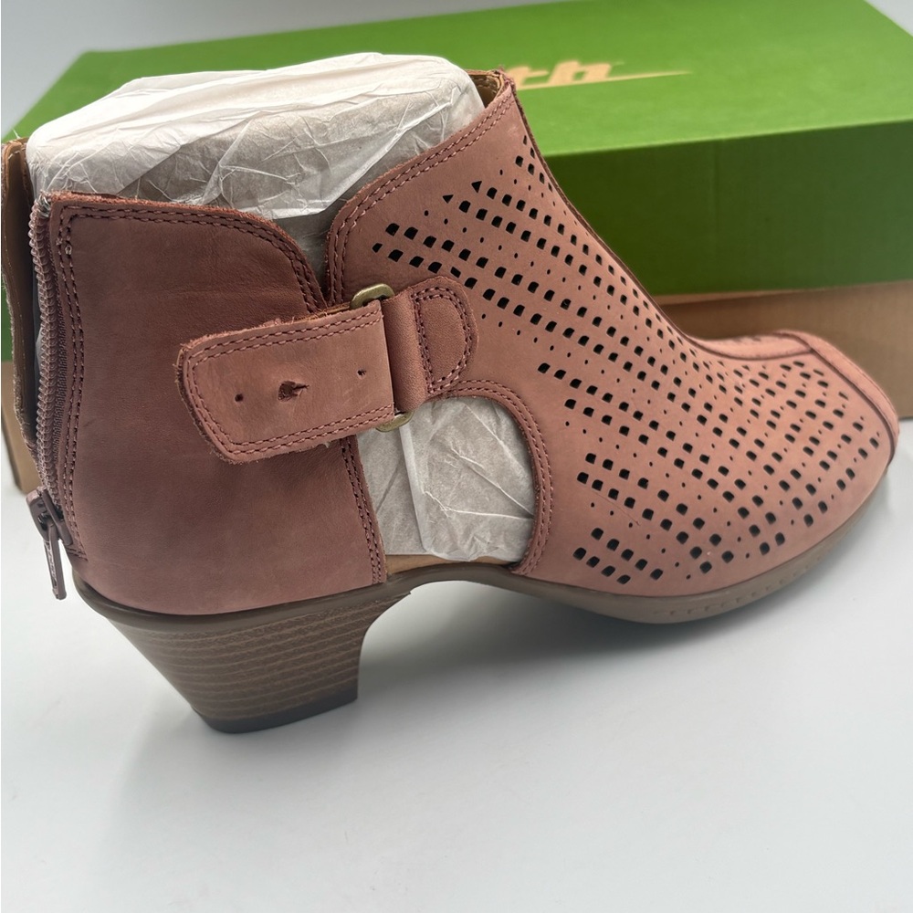 Earth Keri Dusty Rose Soft Buck Peep Toe Perforated Booties Womens 7 Wide - Picture 5 of 9